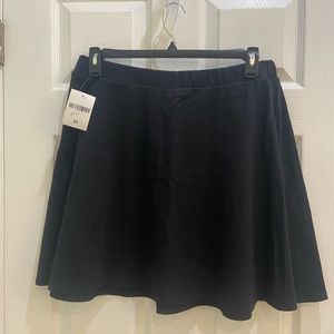 NWT. Black forever 21 plus size skirt